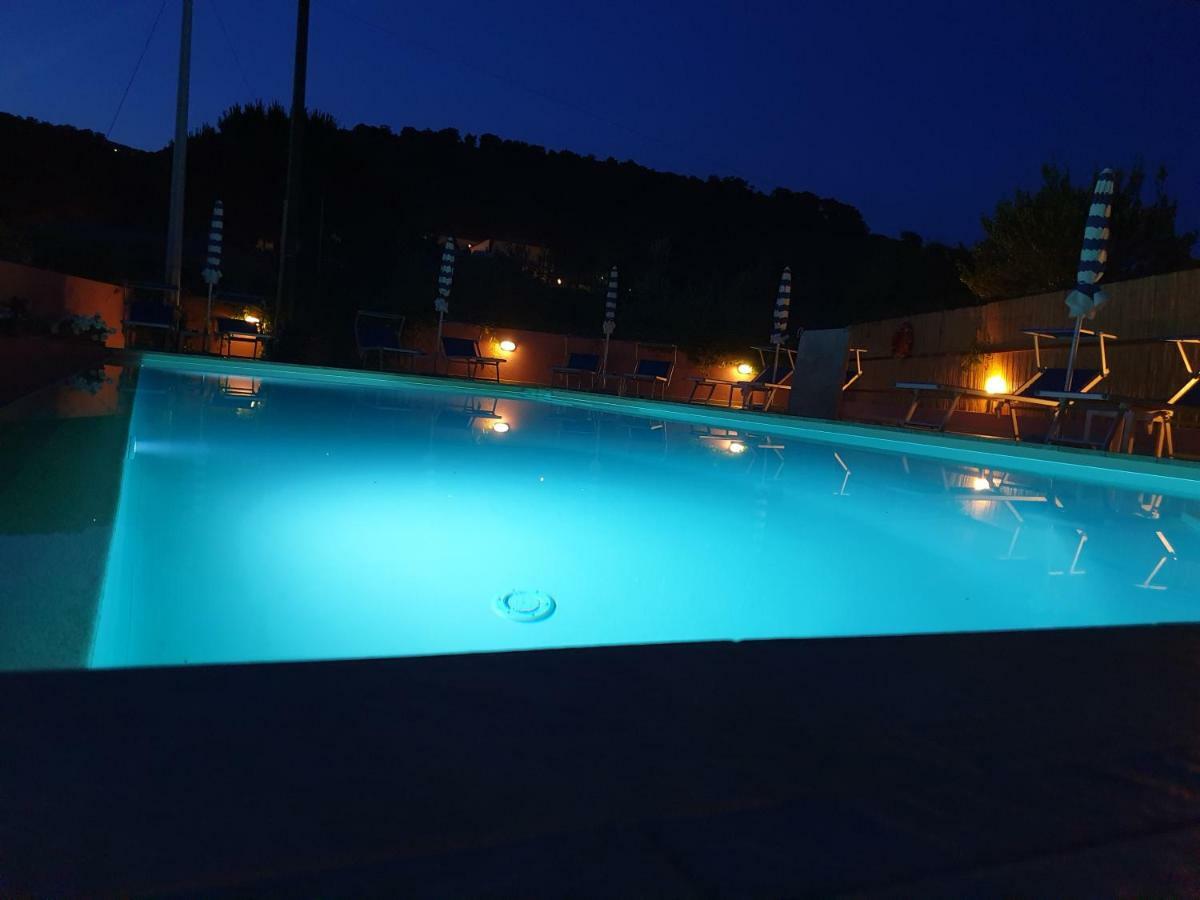 Elbaloves Appartaments Villa Capoliveri  Dış mekan fotoğraf